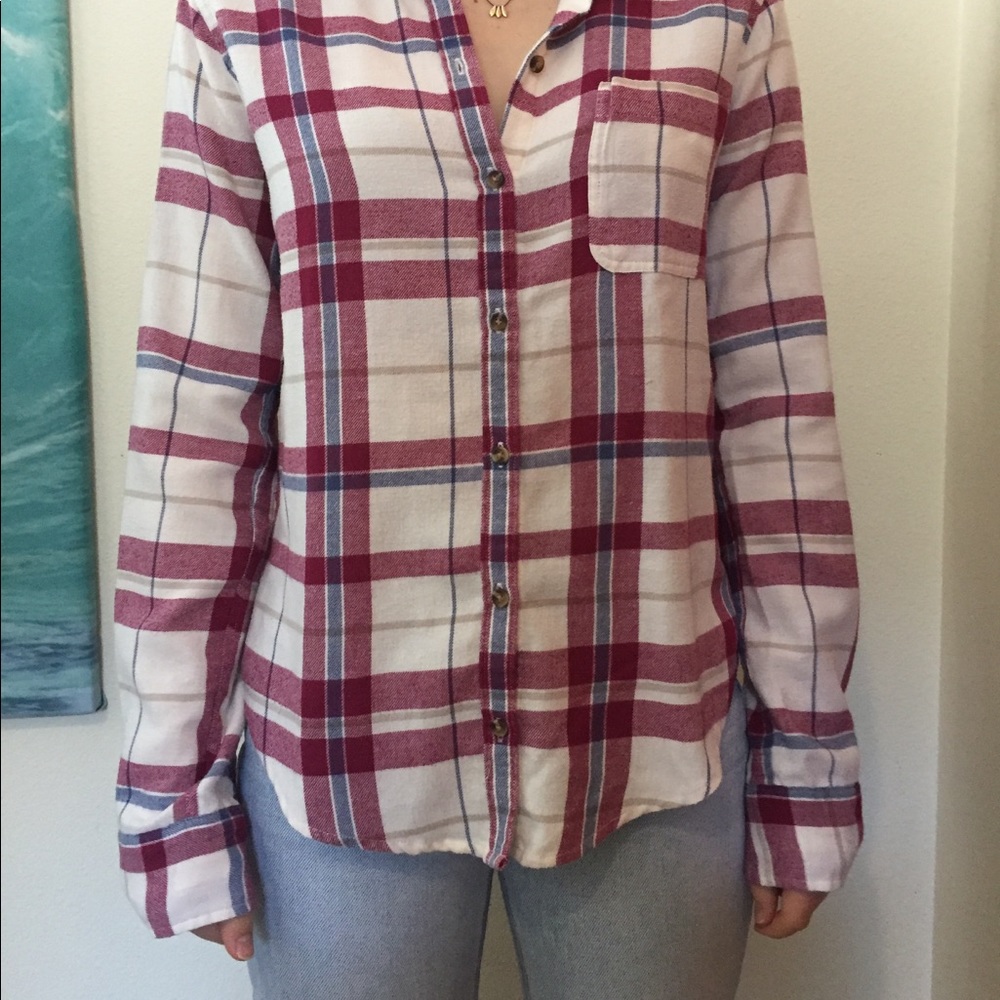 Women’s flannel shirt.